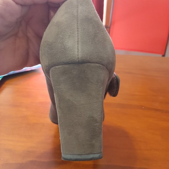 Me Too Charcoal Gray Suede Closed Toe Block Heels - Size 9.5M - Picture 10 of 11